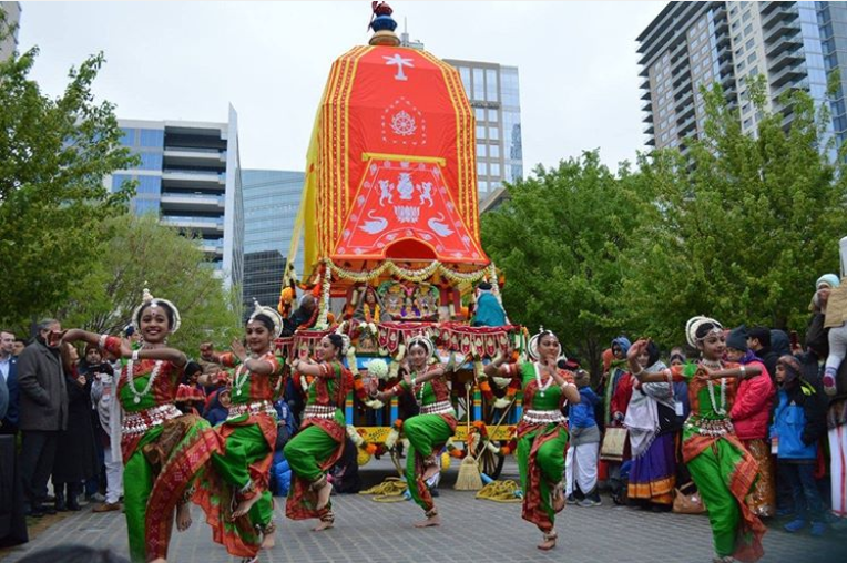 Repost: <a href="/DalArtsDistrict/">Dallas Arts District</a>
2nd Annual Festival of Joy - March 30th: 11AM - 6PM. Experience India’s vast cultural and spiritual heritage at <a href="/KlydeWarrenPark/">Klyde Warren Park</a> including live music, yoga, food and much more 🍛

For more info visit bit.ly/2CbsZL6