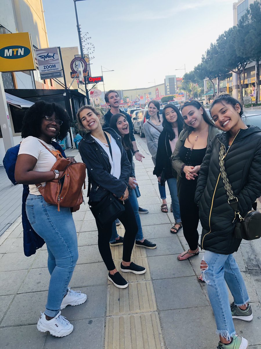 GlobalSemesters's tweet image. Step 1: catch the bus 
Step 2: go to Jumbo
Step 3: get amazing costumes for Carnival this weekend!!🧛🏽‍♂️🧚🏽‍♀️🧝🏼‍♂️
#carnival #globalsemesters