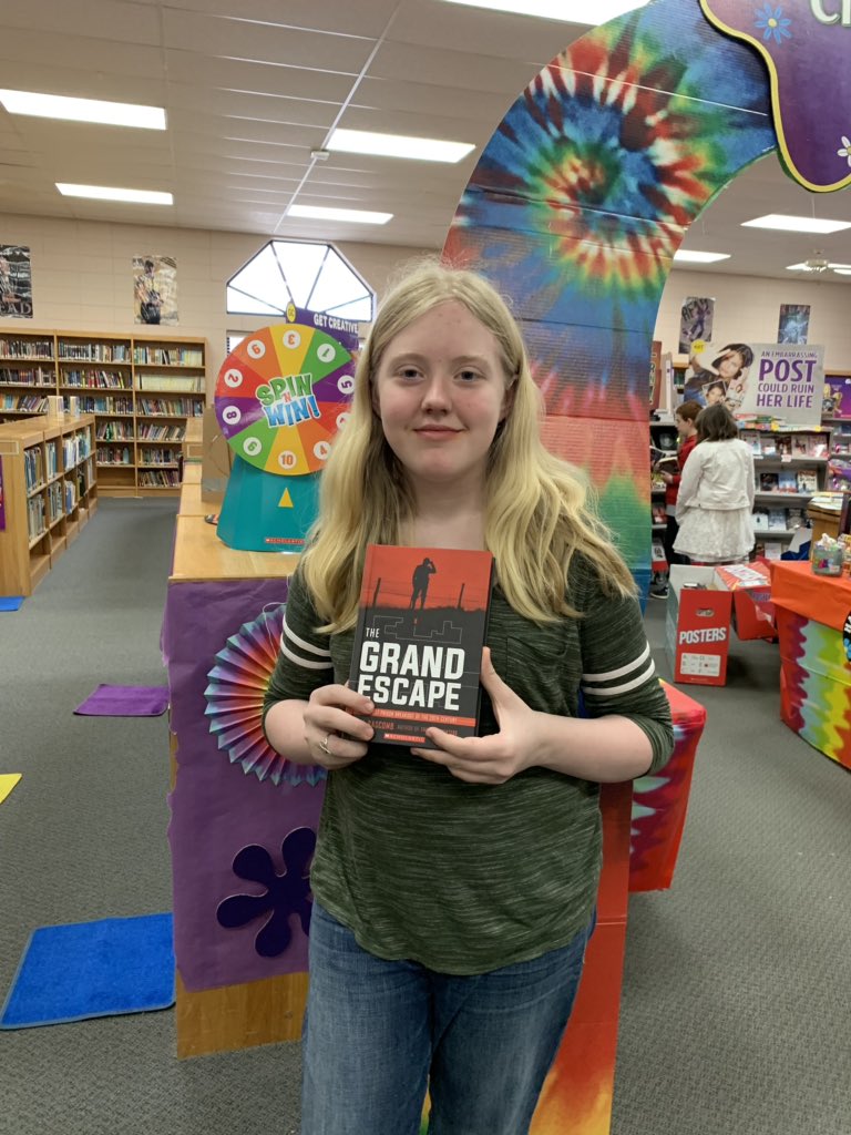StephanieLisk's tweet photo. CMSS D.E.A.R Day - #CabotReads https://t.co/tHH5W8ypk0
