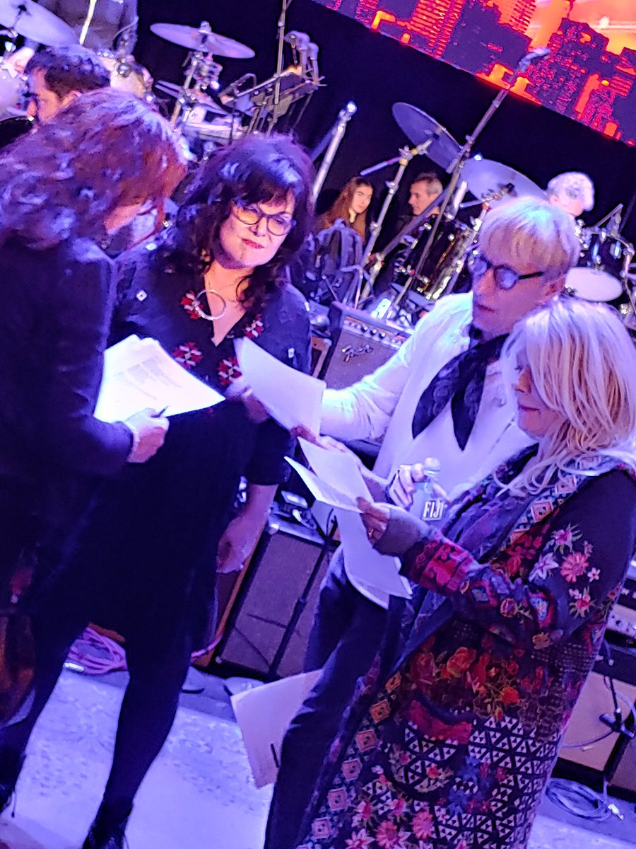 Rehearsals with @nancywilson at Love Rocks NYC!
.
.
📷 by Criss Cain 
#awoh #heart #annwilson #nancywilson #loverocksnyc