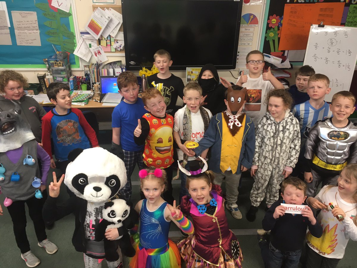PattishallYear4's tweet photo. Year 4’s unique adjective costumes! We had a brilliant day creating our own characters for stories. Ask your children about their superheroes and villains 😊 https://t.co/HhnxNiuplq