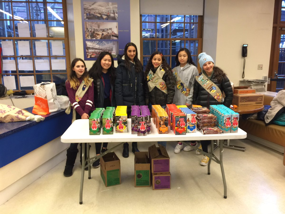gstroop3484's tweet photo. Selling #GirlScoutCookies to fight #periodpoverty and end #periodshame Girl Scouts make the world a better place. #menstrualequity #noshameperiod #🔴♥️💚🍪🌎 https://t.co/tpLnwNM1MO