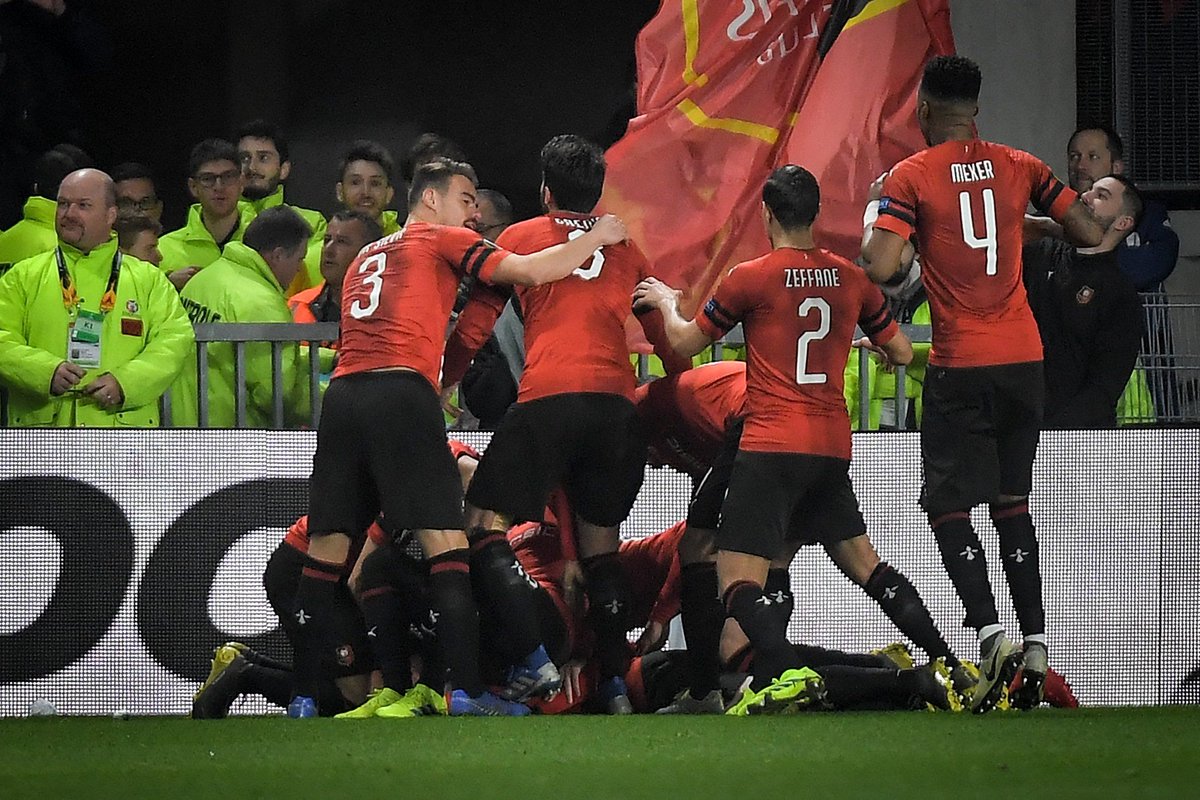 Los jugadores del Rennes celebrando uno de los goles.