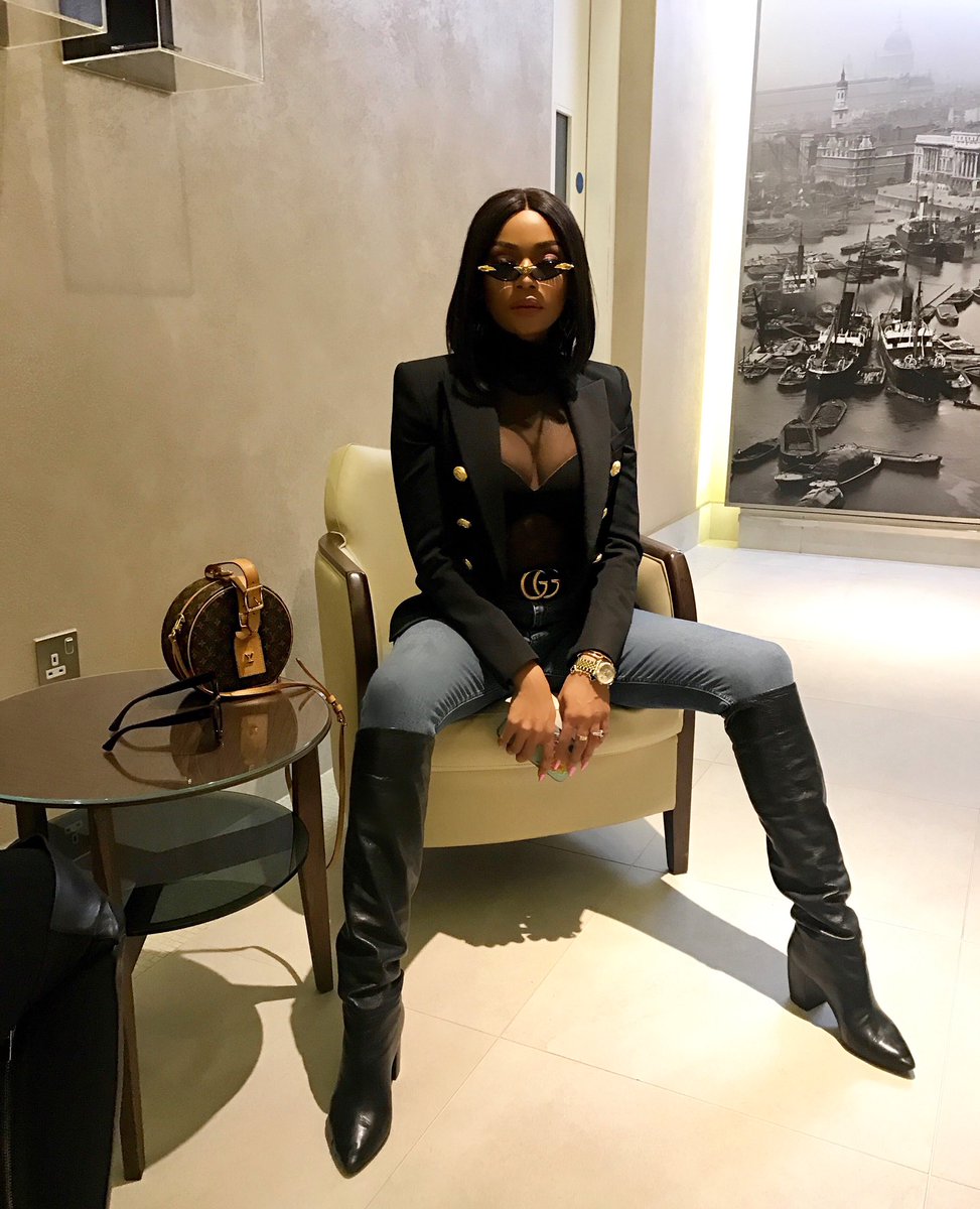 Bonang's tweet photo. 🔪🖤 https://t.co/YQEg37o7jV
