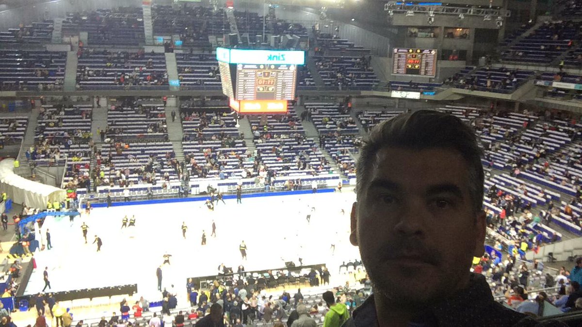 Nuestros socios con el BASKET. #HalaMadrid #hastaelfinalvamosreal