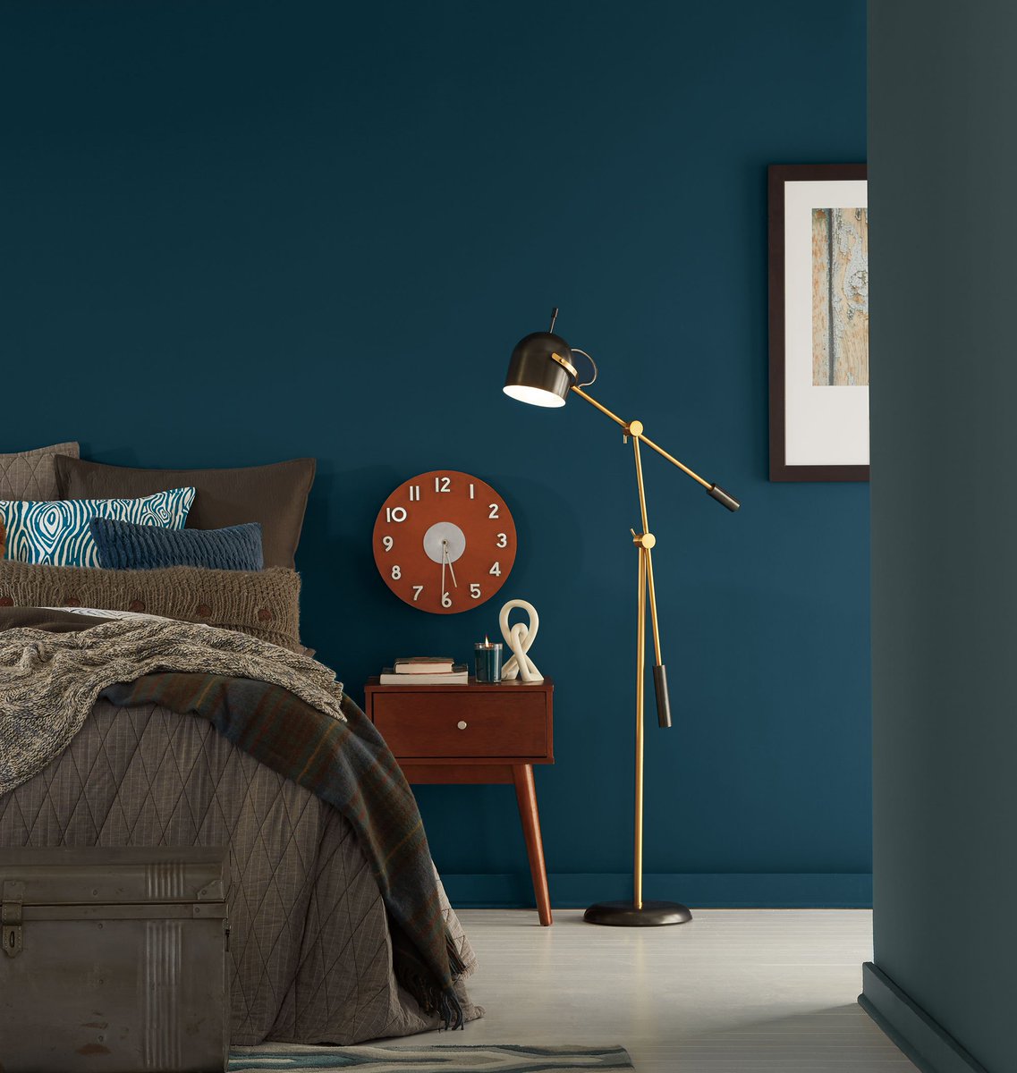 Generalpaint's tweet photo. Pair colourful shades with complimentary neutral deor to create bold style, without appearing too busy. Pictured here is 'Shadow of Night' (312G.) https://t.co/ooYjvlJeiC