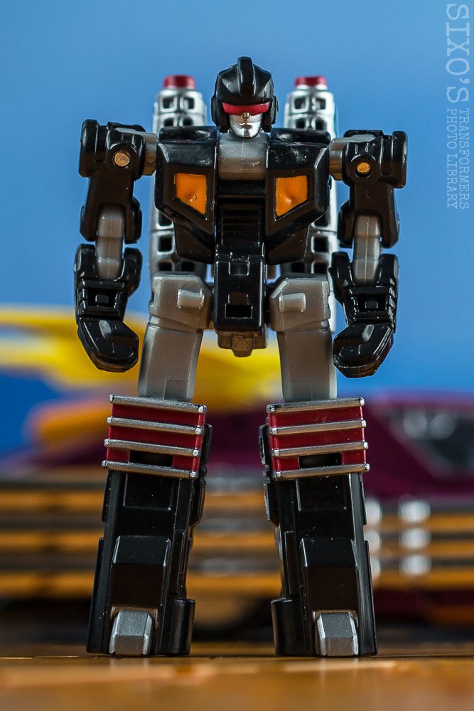 SixoTF's tweet photo. GIVEAWAY TIME!
To show my appreciation to the 3k people who now follow me, I'd like to offer a special giveaway! RT this message for a chance to win a MISB Hasbro Masterpiece Rodimus Prime (&amp; Offshoot!)! 

I will post internationally if you cover shipping cost, otherwise UK only. https://t.co/VcVUEpR2GR
