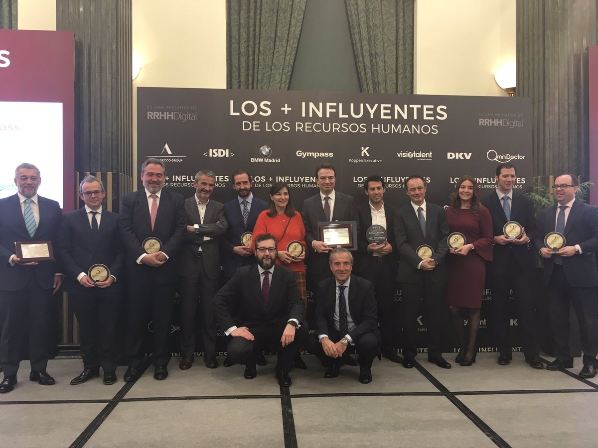 RRHHDigital's tweet photo. #InfluyentesRRHH 🔝 | La foto de los premiados en ‘Los + influyentes de los RRHH’. ¡Enhorabuena a todos! 👏🏻👏🏻👏🏻💪🏻💪🏻💪🏻🏆 #RRHH #liderazgo https://t.co/o1FFKAayqy