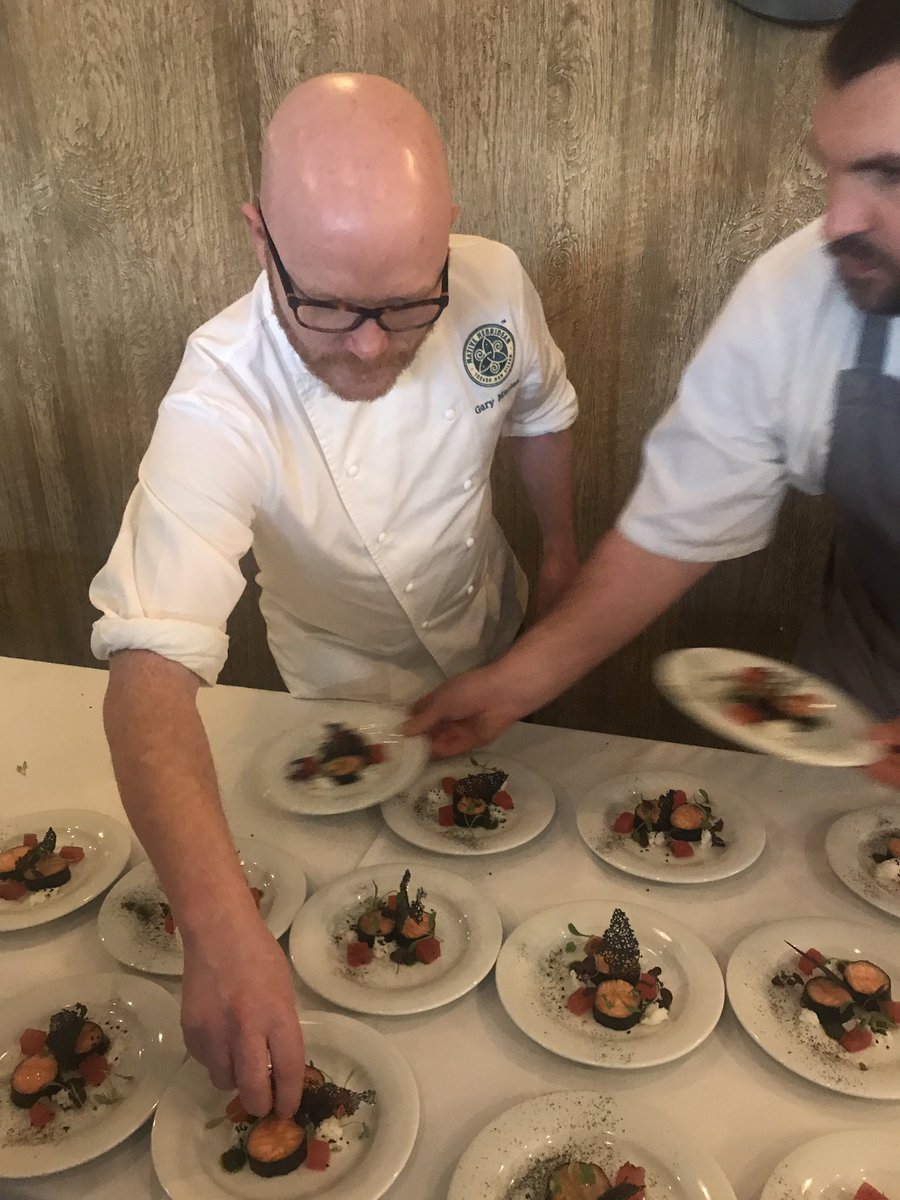 ArgyllCoffee's tweet photo. Immense fresh @lochfyneoysters &amp; lunch served by this dude. What a great day meeting Argyll producers at the @wildaboutargyll event. #supporttheartisan #foodfromargyll #wildaboutargyll https://t.co/08TesT05h9