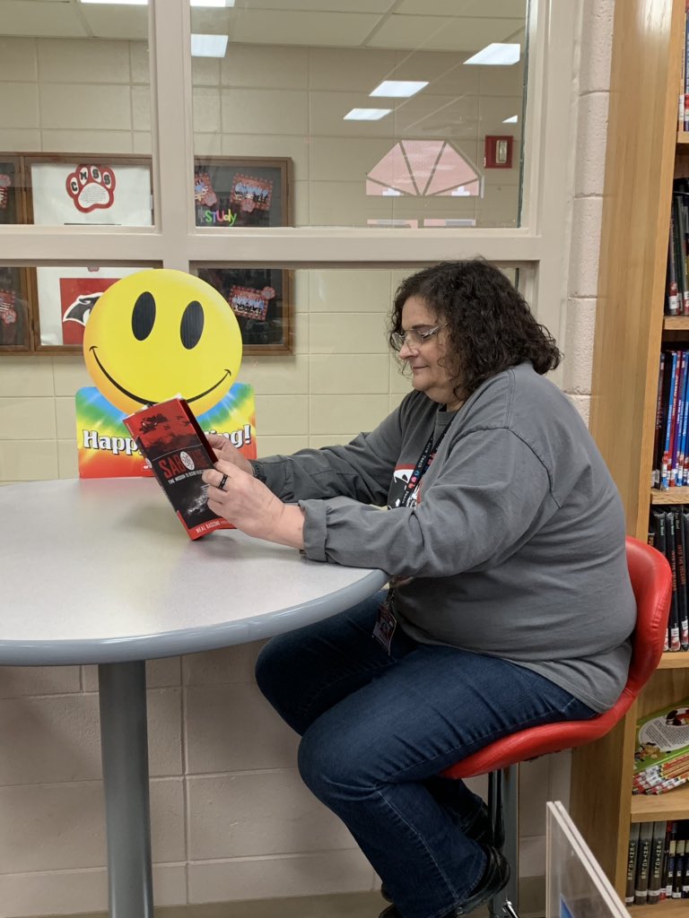 StephanieLisk's tweet photo. CMSS D.E.A.R Day - #CabotReads https://t.co/VugJf9yucj