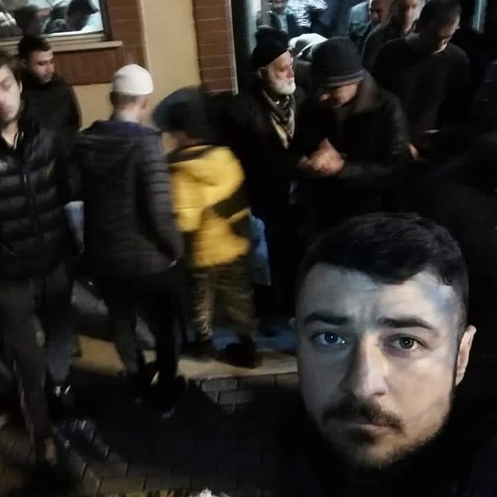 Akgenc_ayazaga's tweet photo. Ak Parti Ayazağa Mahallesi Gençlik Kolları Olarak Ayazağadaki Camilerimizde Regaip Kandili Münasebetiyle  Lokum Dağıtımı Gerçekleştirdik.
#ayazağagüçlügelecek 
#akgencayazaga
#regaipkandili https://t.co/XRJVS80kF0