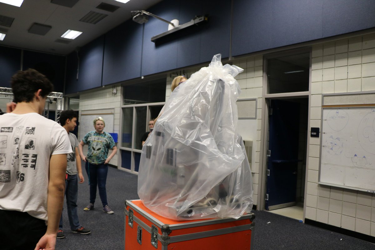 Putting the final robot in the bag all ready to go to competition. Great job guys!!!