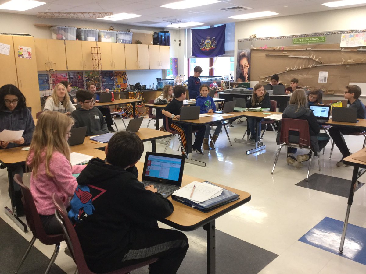 5th grade debate preparation! Soon these teams will square off in a verbal battle! Should we change the current structure of school and move to year round schooling? Their opinions might surprise you! <a href="/Willow_Dale_ES/">Willow Dale Elementary School</a>