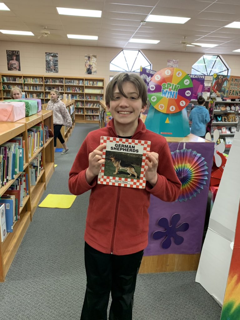 StephanieLisk's tweet photo. CMSS DEAR Day - #CabotReads https://t.co/AsmAuJxLJ3