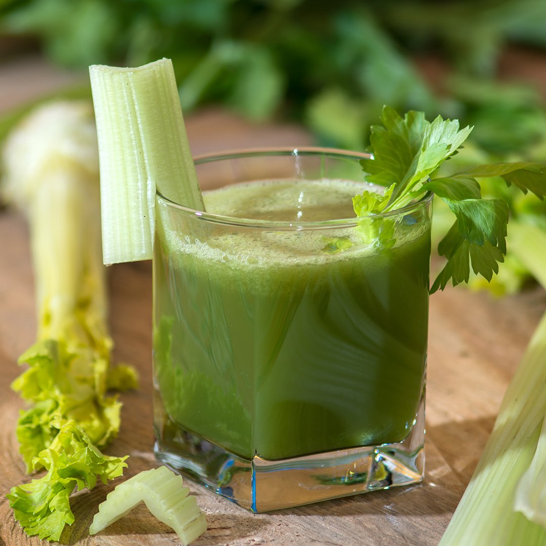 MettaBed's tweet photo. #Celeryjuice...is it worth the fad? 
The anti-inflammatory properties and high amount of Vitamin K makes celery one of the healthiest veggies to eat/drink. Incorporating a glass of celery juice into your breakfast routine will boost your immune system &amp; aid in healthy digestion! https://t.co/aozkw3v8it