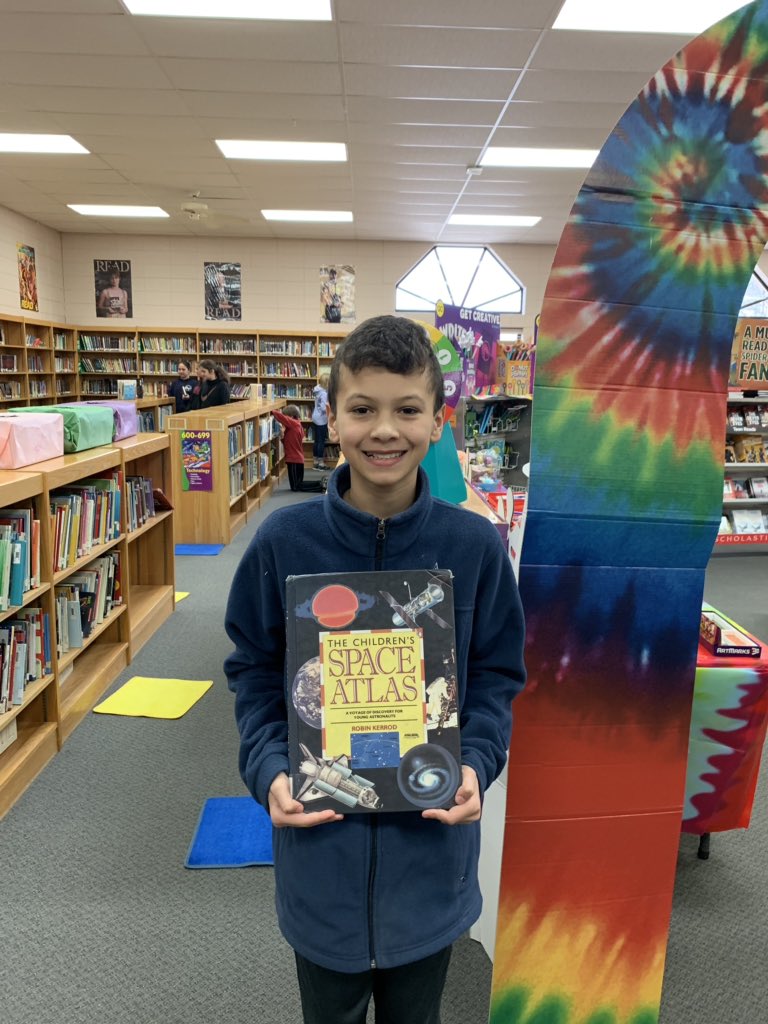 StephanieLisk's tweet photo. CMSS DEAR Day - #CabotReads https://t.co/eO6jktHEWm