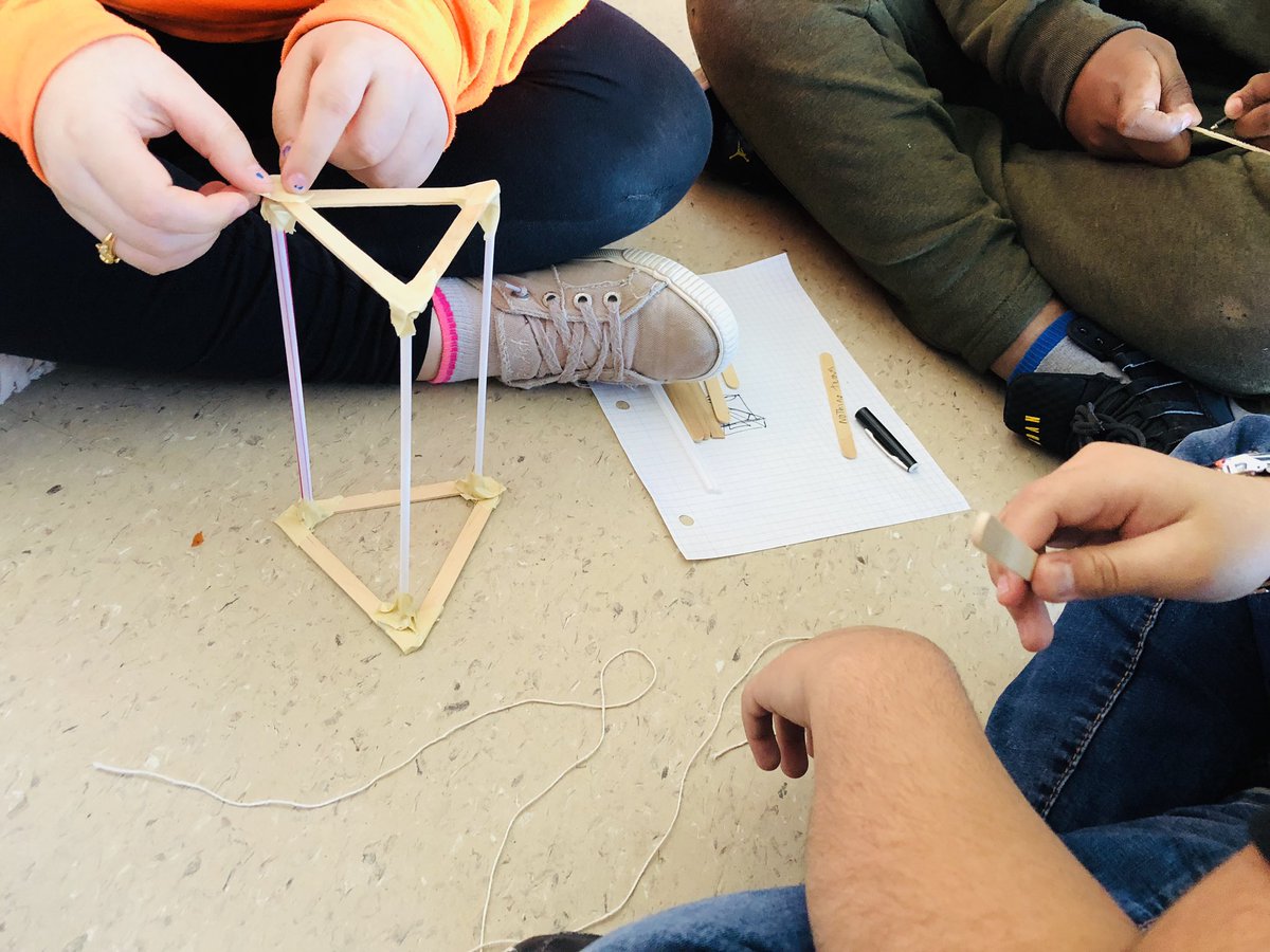 FDPS_Principal's tweet photo. Experiential learning via cool STEM challenge in grade 6/7...just another day at Featherston Drive! @FeatherstonPS @OCDSB https://t.co/DZTXQ220CJ