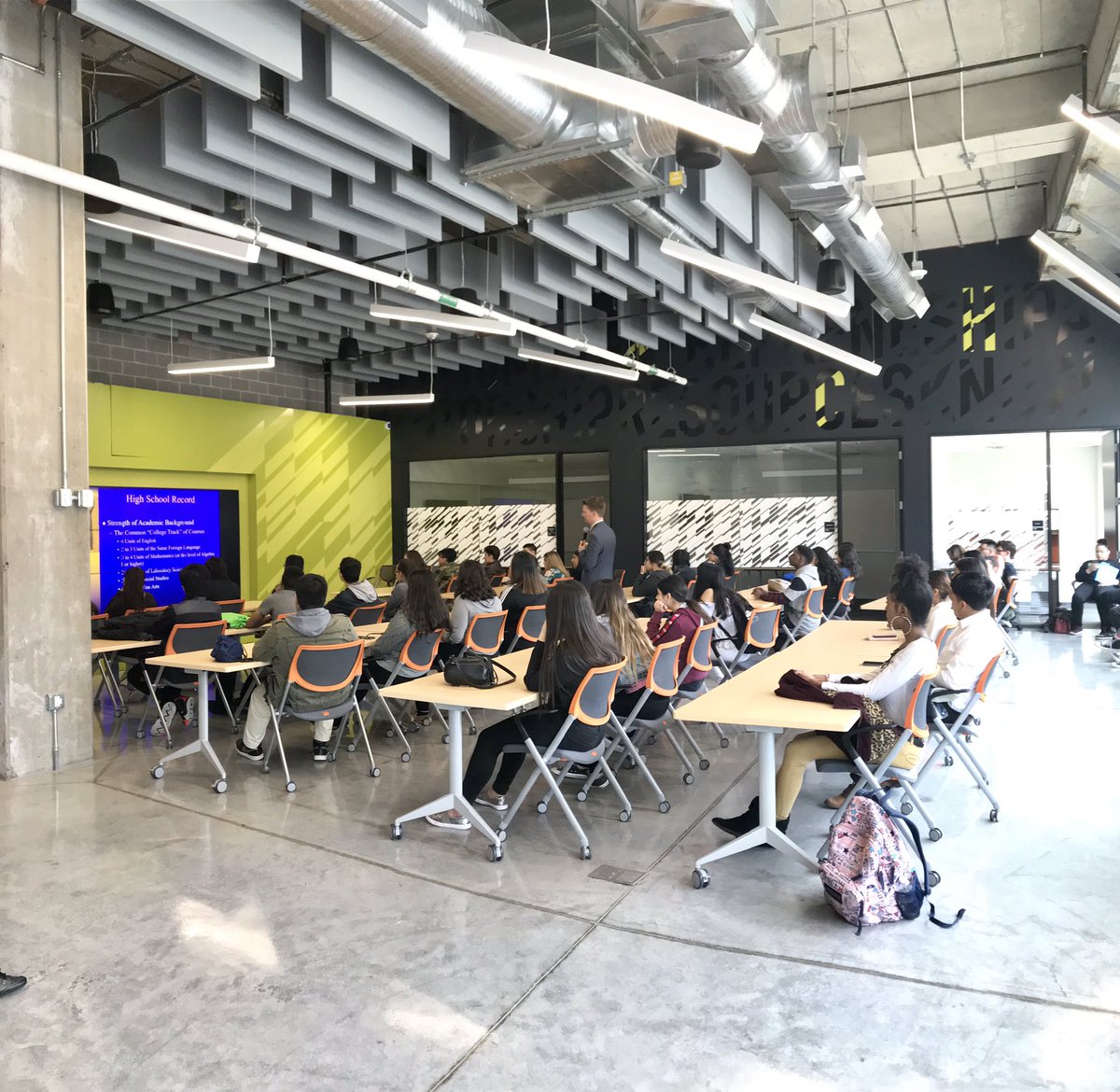 jindal_utdallas's tweet photo. Having a great time with @dallasschools high school kids today! Our Jindal Young Scholars Program promotes engagement in education & provides hands-on assistance to high school kids to readily prepare them for college. #JYSP https://t.co/y16ZwxNwmX