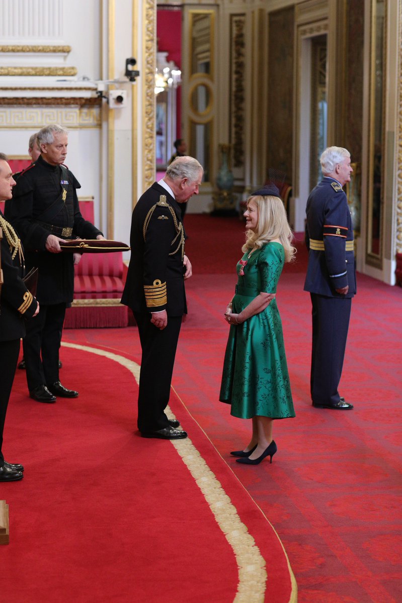 RoyalFamily's tweet image. For services to Disadvantaged Women through Employment Skills Training, Joanna Hunter, Honorary Treasurer and Co-Founder of @SmartWorksHQ collected an #OBE today.