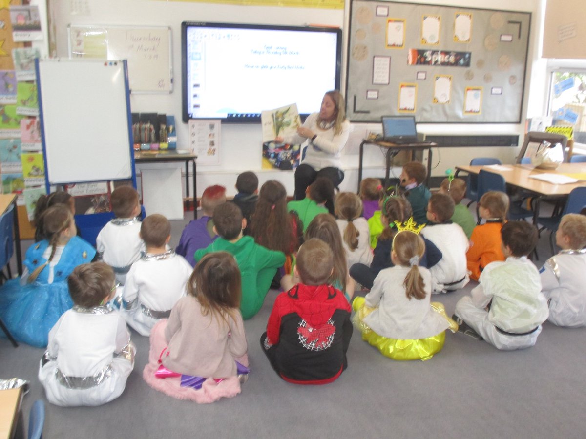 #EveryDayIsABookDay for <a href="/FenlandEastCamb/">Fenland and East Cambs Opportunity Area</a> KS2 pupils at <a href="/PeckoverPrimary/">Peckover Primary</a> with #WordRich stories being brought to life in every classroom 😁👍 <a href="/kashleyenglish/">Kelly Ashley #WordPower</a>