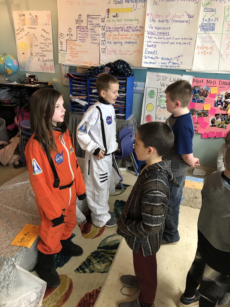 JessicaLS1's tweet image. Who says biographies have to be paper only? 3rd grade found a way to bring the past to life! So proud of these guys! #jtsd