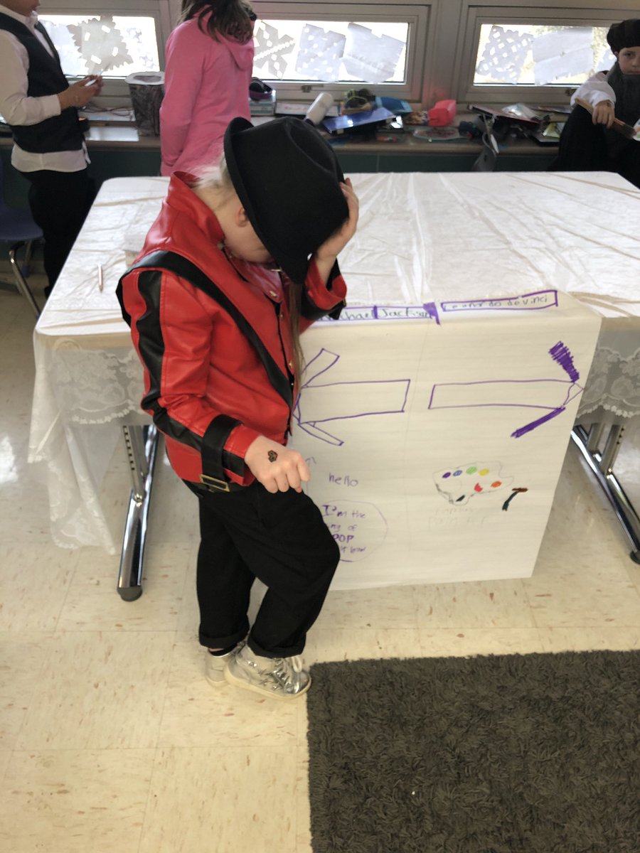 JessicaLS1's tweet image. Who says biographies have to be paper only? 3rd grade found a way to bring the past to life! So proud of these guys! #jtsd