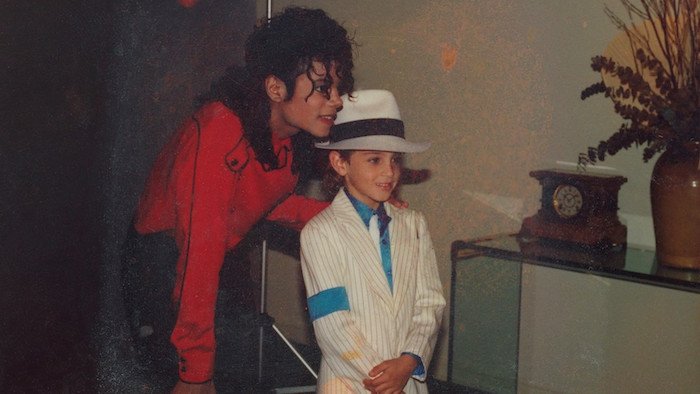 Bck2TheMovies's tweet photo. ★★★★★ Profoundly Disturbing. We take a look at #LeavingNeverland. REVIEW - https://t.co/AVg2bGuQCw #MichaelJacksonDocumentary #MichaelJackson #Review https://t.co/EKq9VETChk