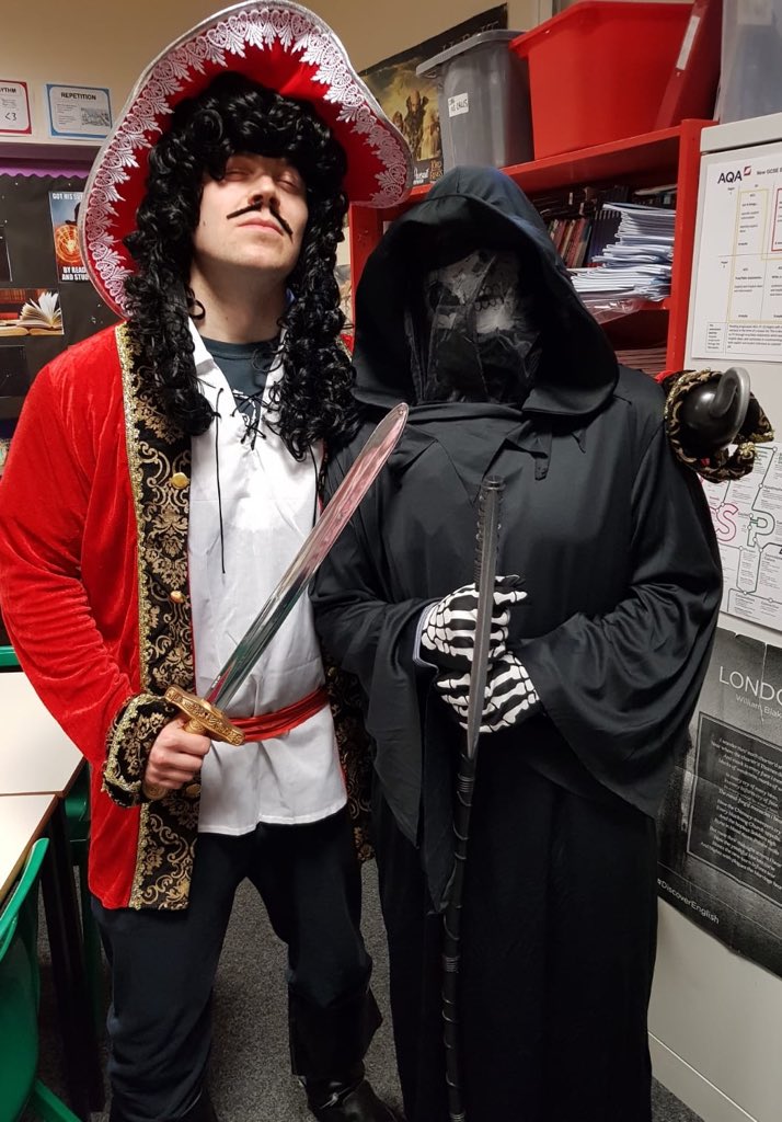KingsmeadENG_'s tweet photo. In our department everyday is World Book Day! https://t.co/yoY0kOvL4d