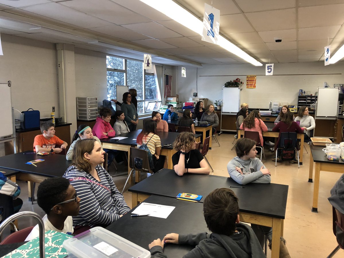 jenraicevich's tweet photo. #mathclasschallenge happened today! We used #WIM @joboaler with the parent club working w/8th graders. Also learning about struggle & how important it is for our brain! The parent feedback was amazing! #iteachmath @romeoschools @Romeo_Middle Thanks for the support @katelynebert https://t.co/dF0C6TO3d7