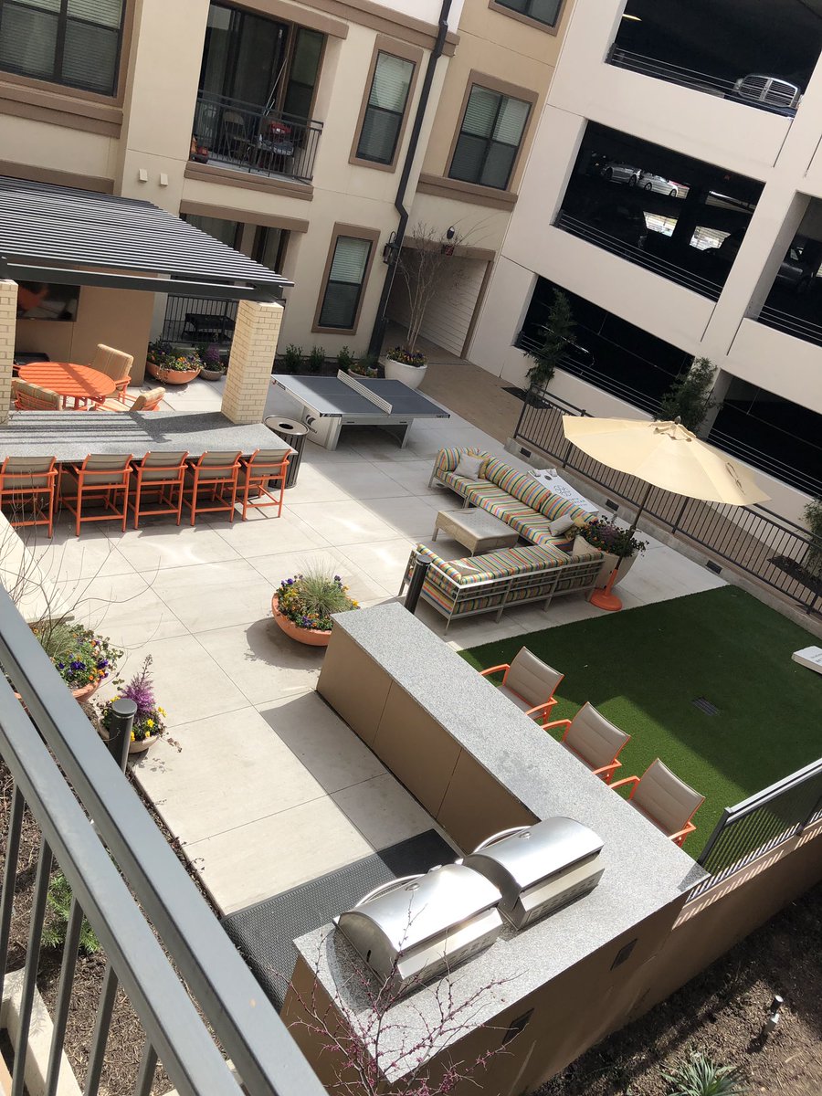 Courtyard views? ✔️
847 square feet? ✔️
Luxury in #FriscoTx ? ✔️
Furnished apartment? ✔️
Short term leases?✔️
We checked everything off! Come see us and make #RavelloBoutique your new home! #RavelloLiving #NewApartmentNewYou