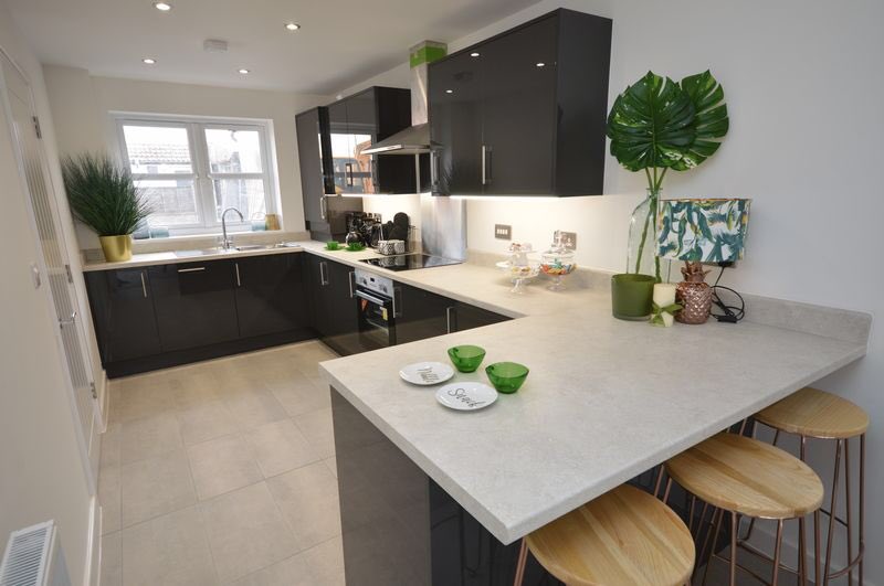 FkCarpentry's tweet photo. We are pleased to announce that Whitchurch Mews is now complete and officially on the market.Not only is it the area that Mike grew up in but it was a job that ran smoothly, hit deadline and had no hiccups along the way.  #newbuildhomes #carpenters #bristolhomes https://t.co/WfCGkmhVFj