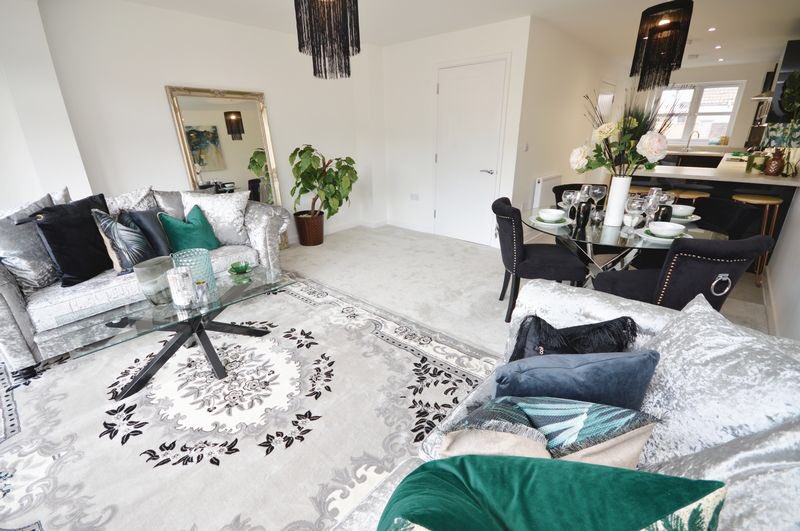 FkCarpentry's tweet photo. We are pleased to announce that Whitchurch Mews is now complete and officially on the market.Not only is it the area that Mike grew up in but it was a job that ran smoothly, hit deadline and had no hiccups along the way.  #newbuildhomes #carpenters #bristolhomes https://t.co/WfCGkmhVFj
