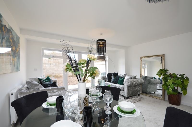 FkCarpentry's tweet photo. We are pleased to announce that Whitchurch Mews is now complete and officially on the market.Not only is it the area that Mike grew up in but it was a job that ran smoothly, hit deadline and had no hiccups along the way.  #newbuildhomes #carpenters #bristolhomes https://t.co/WfCGkmhVFj