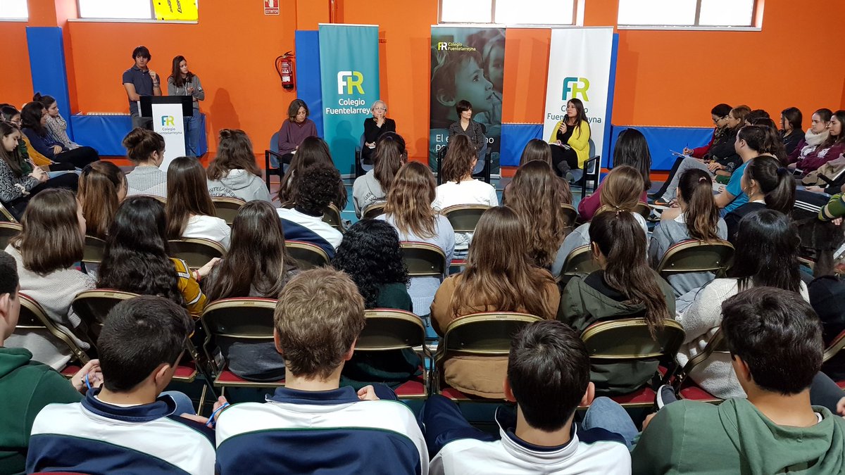 IFuentelarreyna's tweet photo. Celebramos el primer encuentro del Ágora FR para hablar de igualdad, con Matilde Fernández, Presidenta de Acnur España; Eva Martín, gerente de consultoría en Indra; Laura Guarddón, psicóloga clínica y sexóloga; y Araceli Merino, profesora. #ElEntusiasmoPorEnseñar #SemanaMujerFR19 https://t.co/BdrgrUFrA4