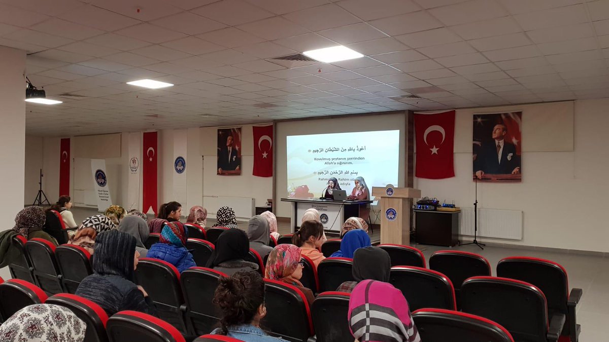 KirklareliKYGM's tweet photo. Kim neye rağbet ediyorsa onun kandiliyle aydınlanır.

Hundi Hatun Yurdumuzda Regaib Kandili Kur'an Tilaveti, İlahi, Şiir ve Sohbetle idrak edildi.
#KYKdaKandilBaşkadır https://t.co/NDBFx6fWMp