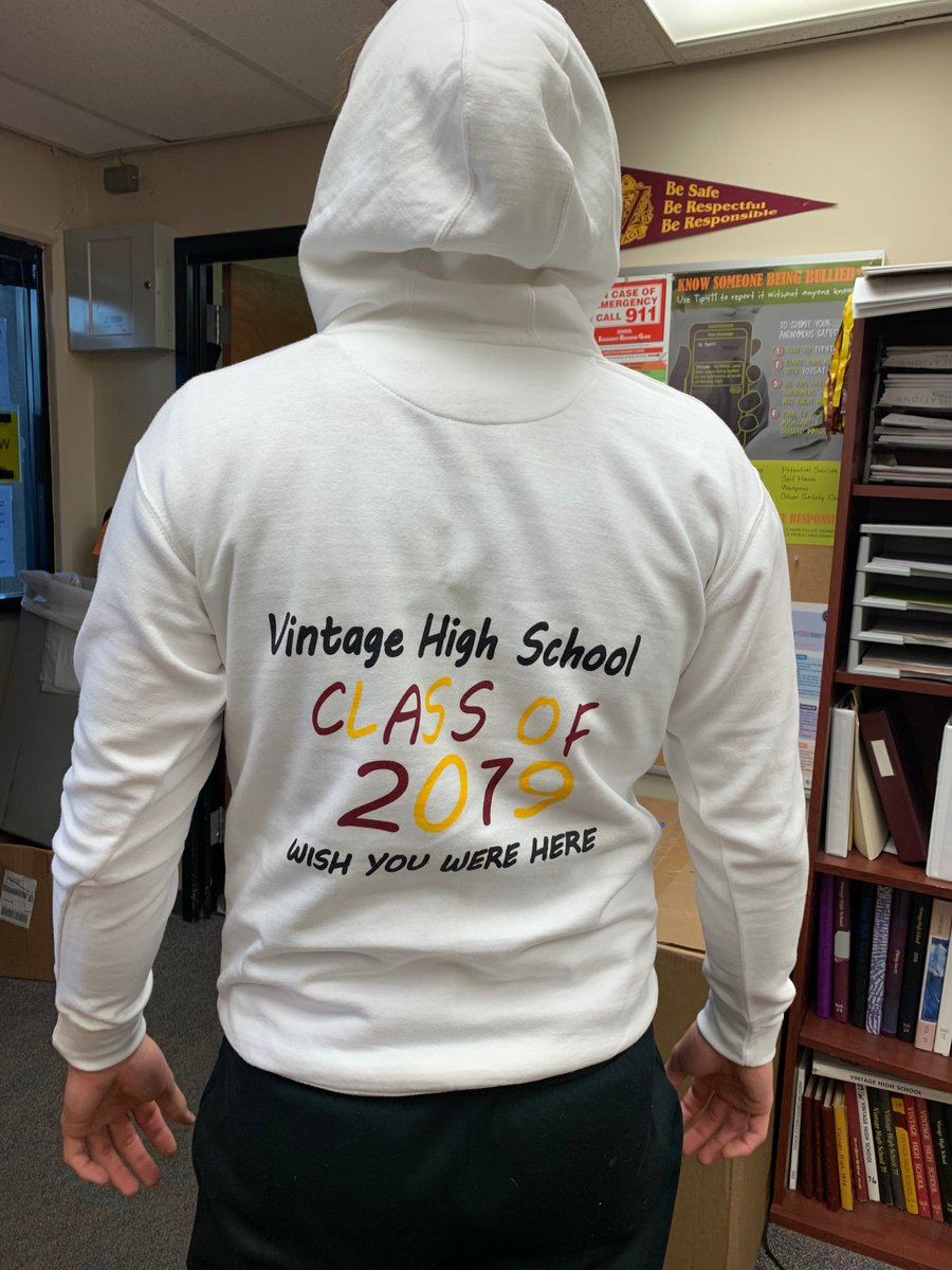 vintage2019's tweet photo. SENIORS! We will be selling senior sweatshirts starting next week during milk break for $25. Don't miss out on this awesome piece of clothing!!! https://t.co/3tTRbtV3Vo