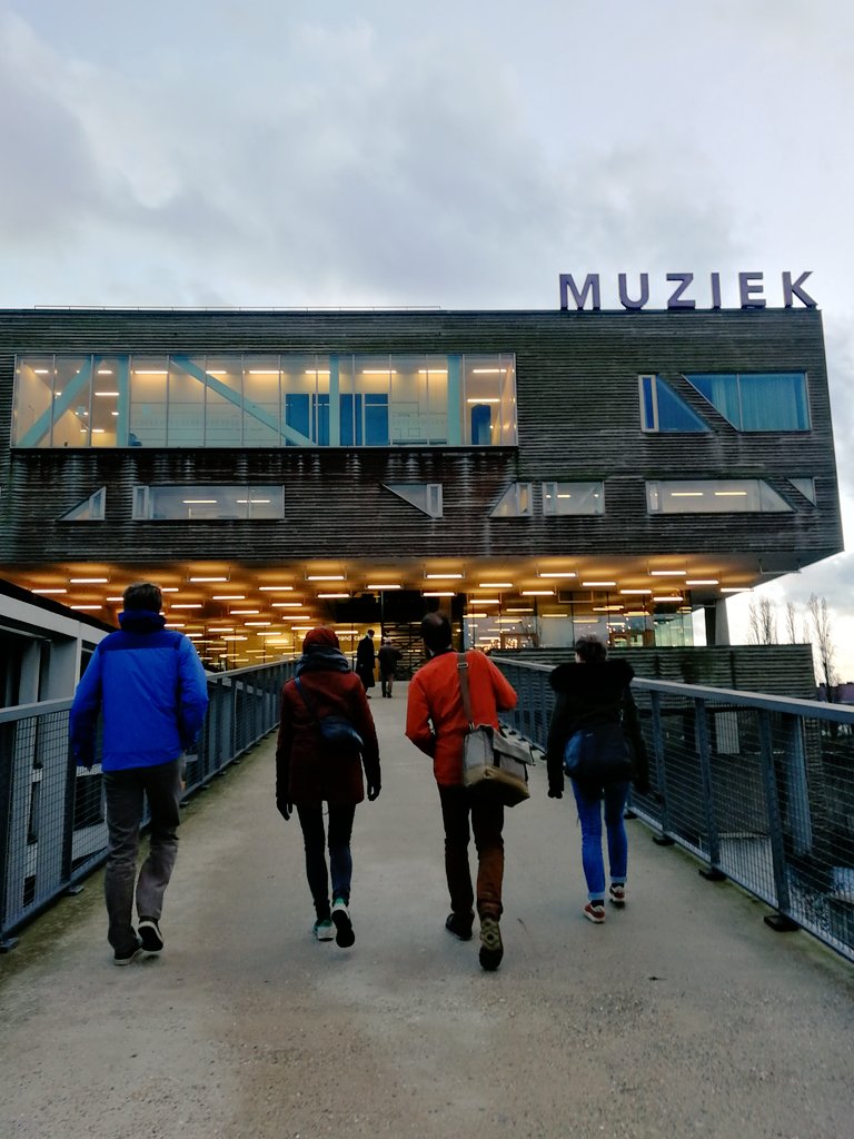 MariekeMae's tweet photo. Creatief met 🅿️. Inspiratie voor @TrajectMobility🏊🚴🎫 @desingel #urbandesign #sustainablecities  #Wistjedat 1🅿️ = 408 🥦? https://t.co/tVq8zJ5xu1