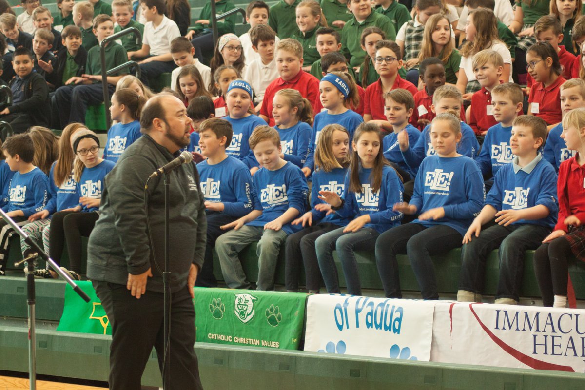 dogrschools's tweet photo. Fourth graders from around the @GRDiocese gathered at @GRWCatholic today to rehearse for tonight's #Songfest2019 concert. It's shaping up to be a wonderful performance! #DOGRCathEd https://t.co/DG9VmAsJaE