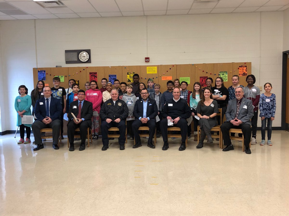 teach_learn_20's tweet photo. We’re in great hands with these leaders! #esd20learns https://t.co/E9agQRXuou