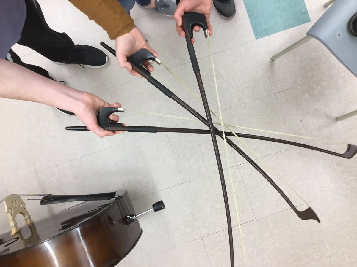 adellemeagher's tweet photo. Gr 9 basses learning how to use a German bow #LakesLocks #SeeWhatIamLearning #ThanksToYouHalifax @HRCEmusic @HRCE_NS @lockviewhigh #doublebass #1stpos https://t.co/YLjcNjwkes