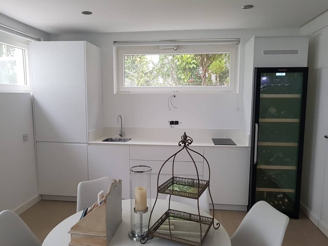 Elenkococinas's tweet photo. 👌😉

#diseño #elenkococinas #style #estilo #blanco #cucine #cocinas #kitchen #great #white https://t.co/dLPH1J12rk