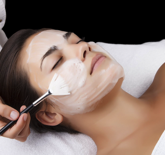 HandandStoneCA's tweet photo. Exfoliation is key to keeping your skin smooth. By removing dead skin cells, you help your moisturizer reach layers of the skin that need it most. 
#WinterSkinCare https://t.co/gj5qkylKdA