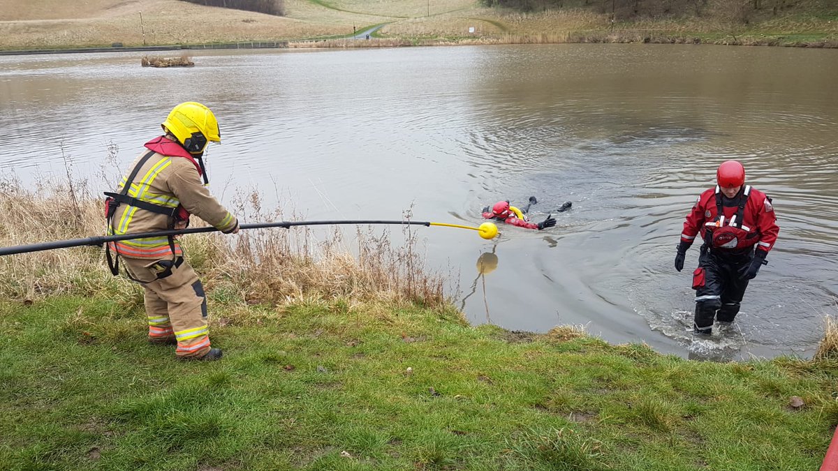 TwfrsByker's tweet image. Successfully using a #pickupapole #portsafe from @ReachandRescue to undertake another safe method of rescue from open water 👍👍
