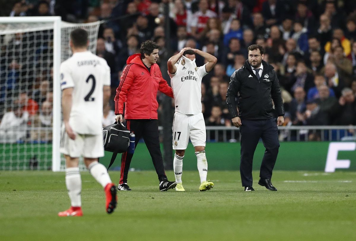 Lucasvazquez91's tweet photo. Seguramente este sea el momento más difícil desde que llegue al Real Madrid hace 12 años. Ahora toca valorar lo conseguido, aprender de los errores y encarar el futuro con la mayor ilusión. Orgulloso de ser madridista, ahora y siempre. El Real Madrid siempre vuelve. https://t.co/W1ud48nAmR