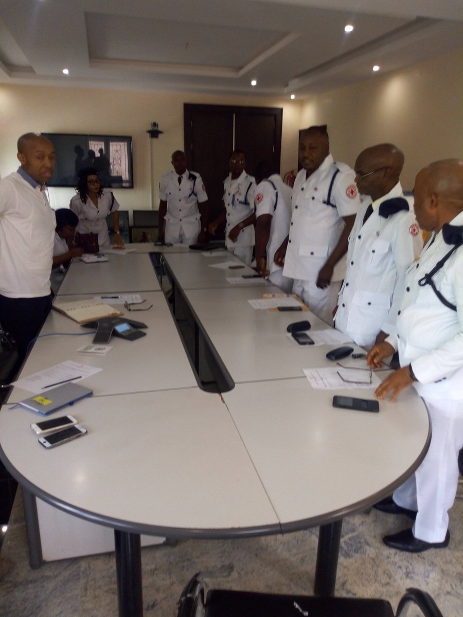 nrcs_Fct's tweet photo. @nrcs_Fct  welcomed by Prof. Chidi Odinkalu a Human right activist and one of the beneficiaries of the Nigerian Red Cross Society FCT Branch Humanitarian Award #HC2018 https://t.co/J4mCBgh6Gf