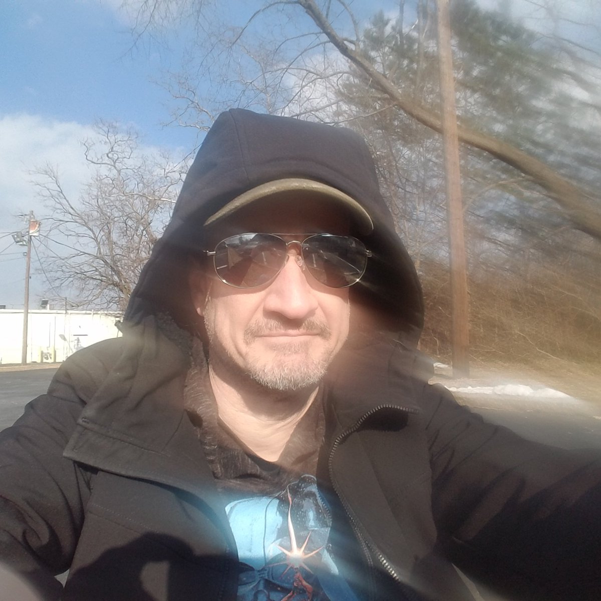 DougSJohnson2's tweet photo. Cold outside the studio today...brrrrrrr https://t.co/0kcVZj2Woe