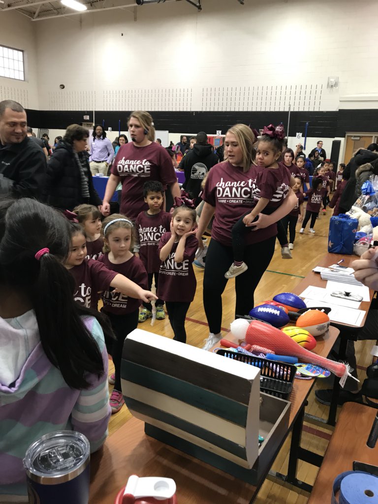 IrvingBerwynPE's tweet photo. The D100 Annual Wellness Fair is in full swing! This event wouldn’t be possible without the help of the wellness team and community members! #healthy #wellness #fit #fitness #d100inspires #dance #fitnessmotivation #motivation https://t.co/TX7GCDeXRx
