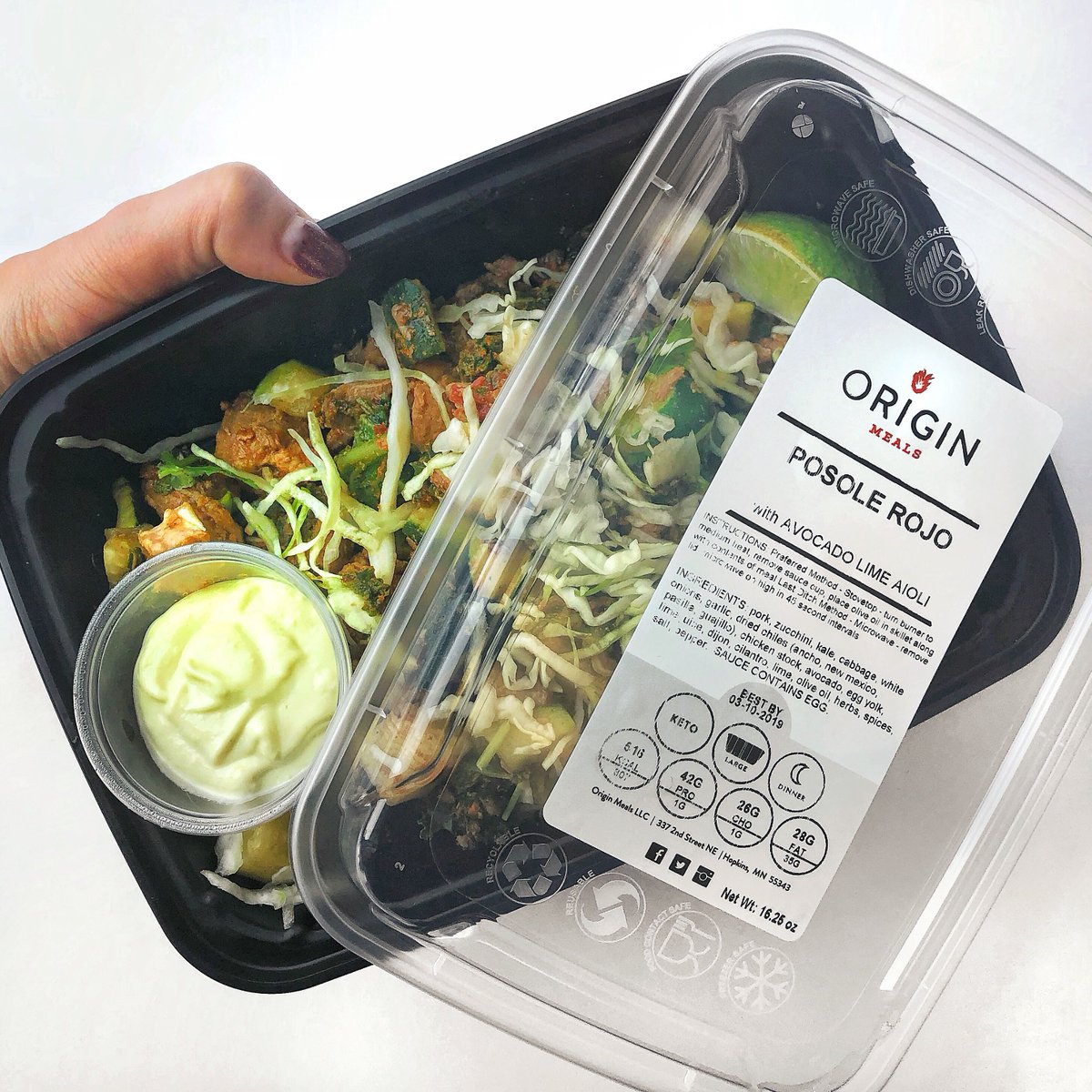 🎶"This is how we STEW it." ⁣⁣
Now pass the Posole!⁣⁣
⁣⁣That avocado-lime aioli is the cherry on top of this Mexican inspired stew. Warm it up in a bowl, or take it "on-the- go" for that busy afternoon rush.⁣⁣
⁣