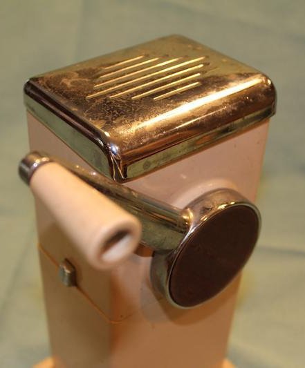 atticesoterica's tweet photo. Vintage Wall Mountable Ice Chopper Cocktail Bar Tending Barware Kitchen Utensil https://t.co/oE95JDaARQ #Etsy #AtticEsoterica #Vintage #IceChipper https://t.co/B85RY7eyiS
