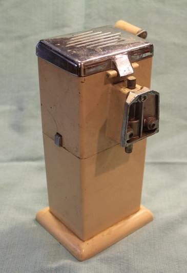 atticesoterica's tweet photo. Vintage Wall Mountable Ice Chopper Cocktail Bar Tending Barware Kitchen Utensil https://t.co/oE95JDaARQ #Etsy #AtticEsoterica #Vintage #IceChipper https://t.co/B85RY7eyiS